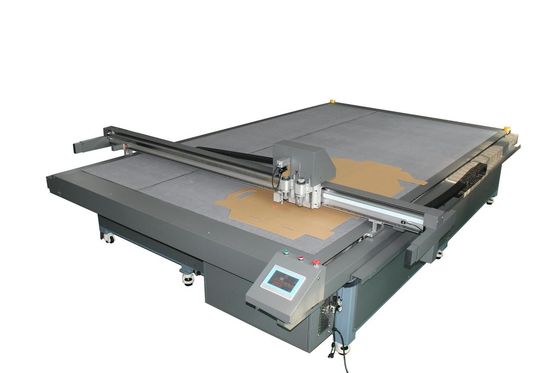 cortadora grande de la muestra de la caja para la caja del cartón, la caja acanalada, el boxe de la cartulina con el cuchillo oscilante, y la rueda que arruga